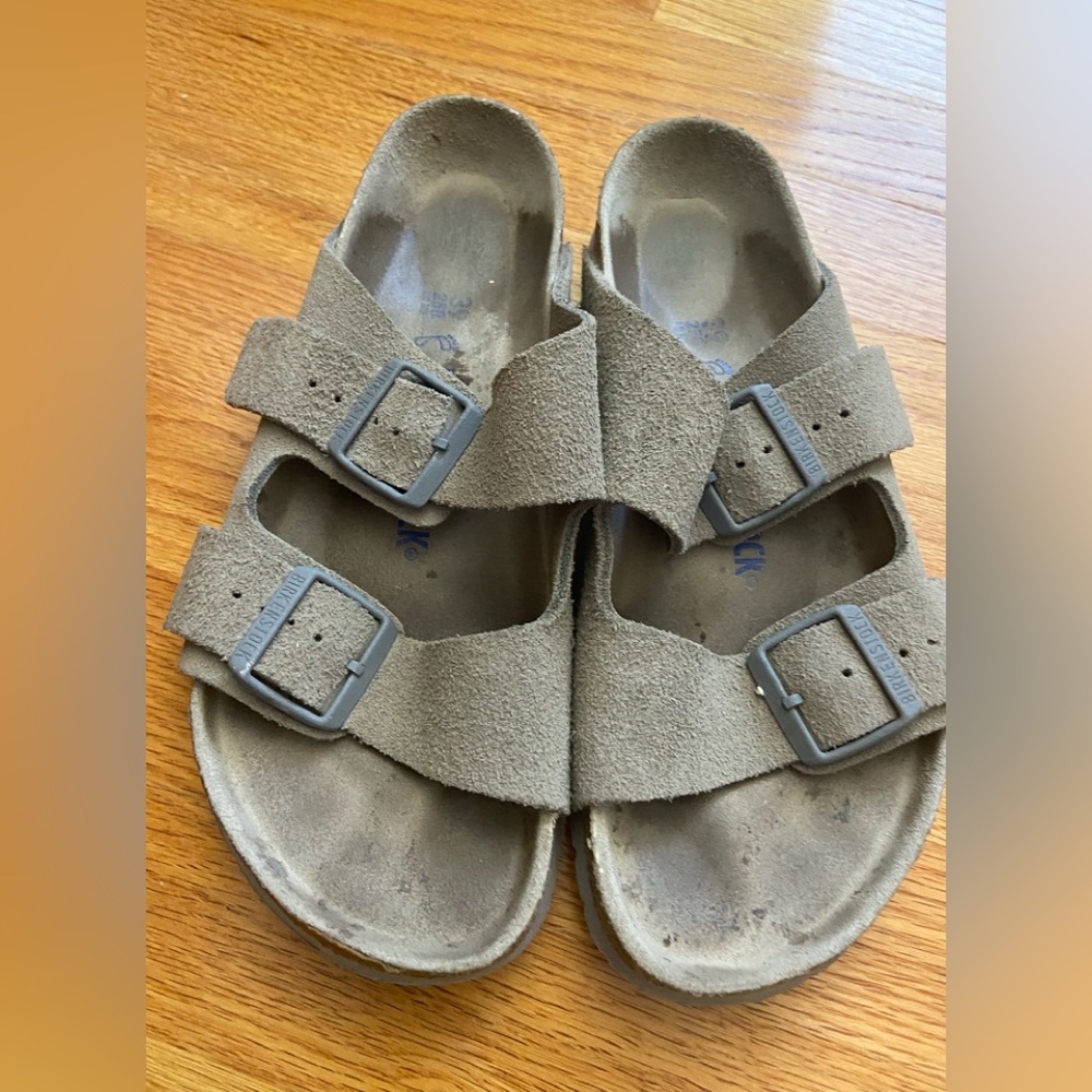 BIRKENSTOCK Women’s Size 39 / 8-8.5 Arizona Taupe Suede 2 Strap Cork Sandals - Picture 7 of 15